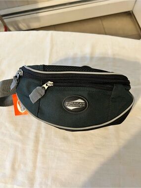 NWT American Tourister Dark Green/Black Fanny Pack With Adj. Strap